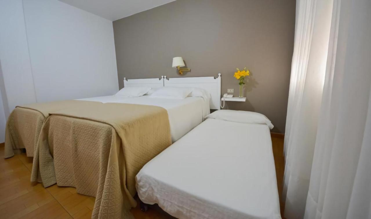 Hotel Jucamar Cangas do Morrazo Exterior photo